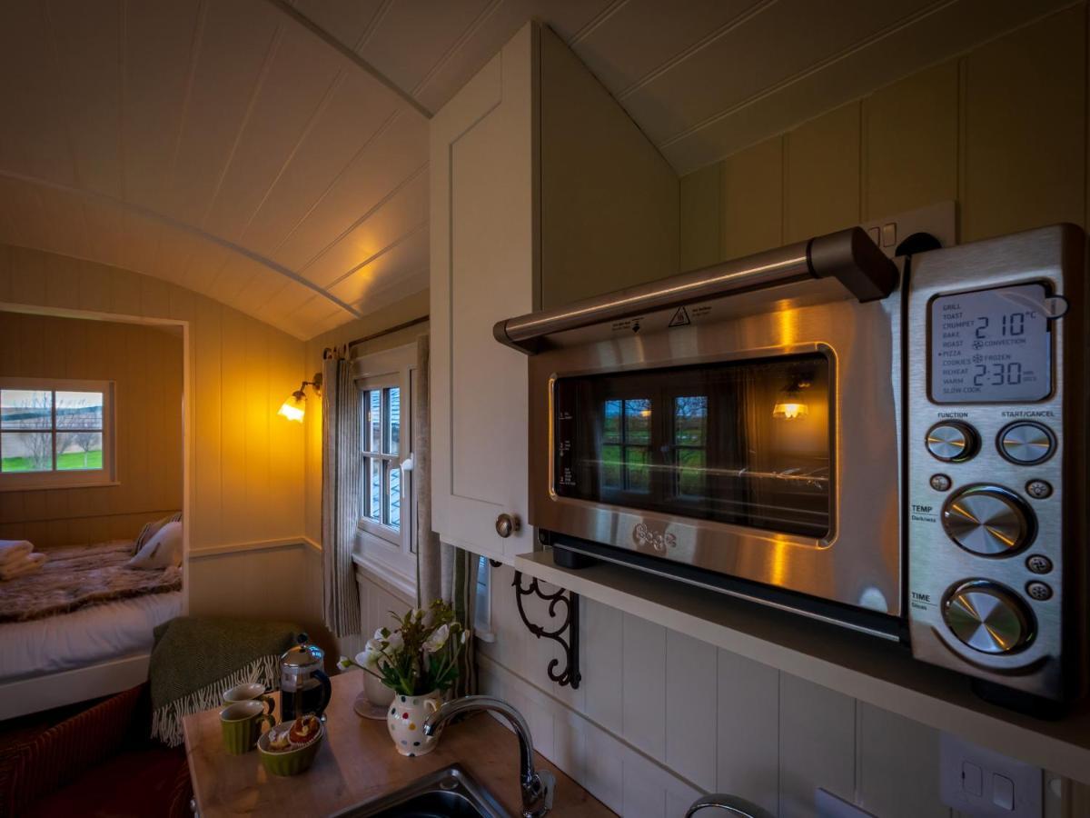 The Pleasant Hut At Mountpleasant Farm Vila Ulverston Exterior foto