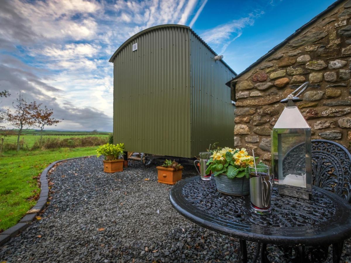 The Pleasant Hut At Mountpleasant Farm Vila Ulverston Exterior foto