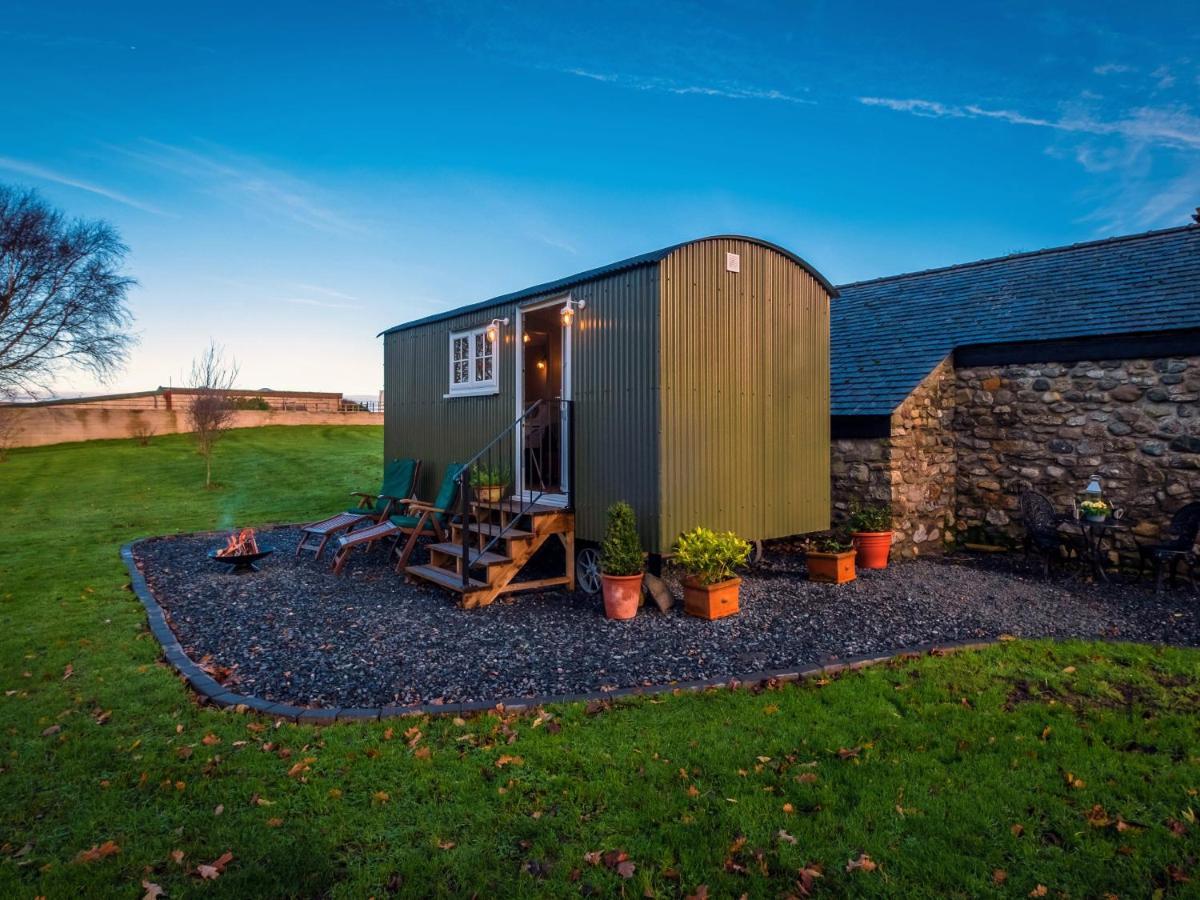 The Pleasant Hut At Mountpleasant Farm Vila Ulverston Exterior foto